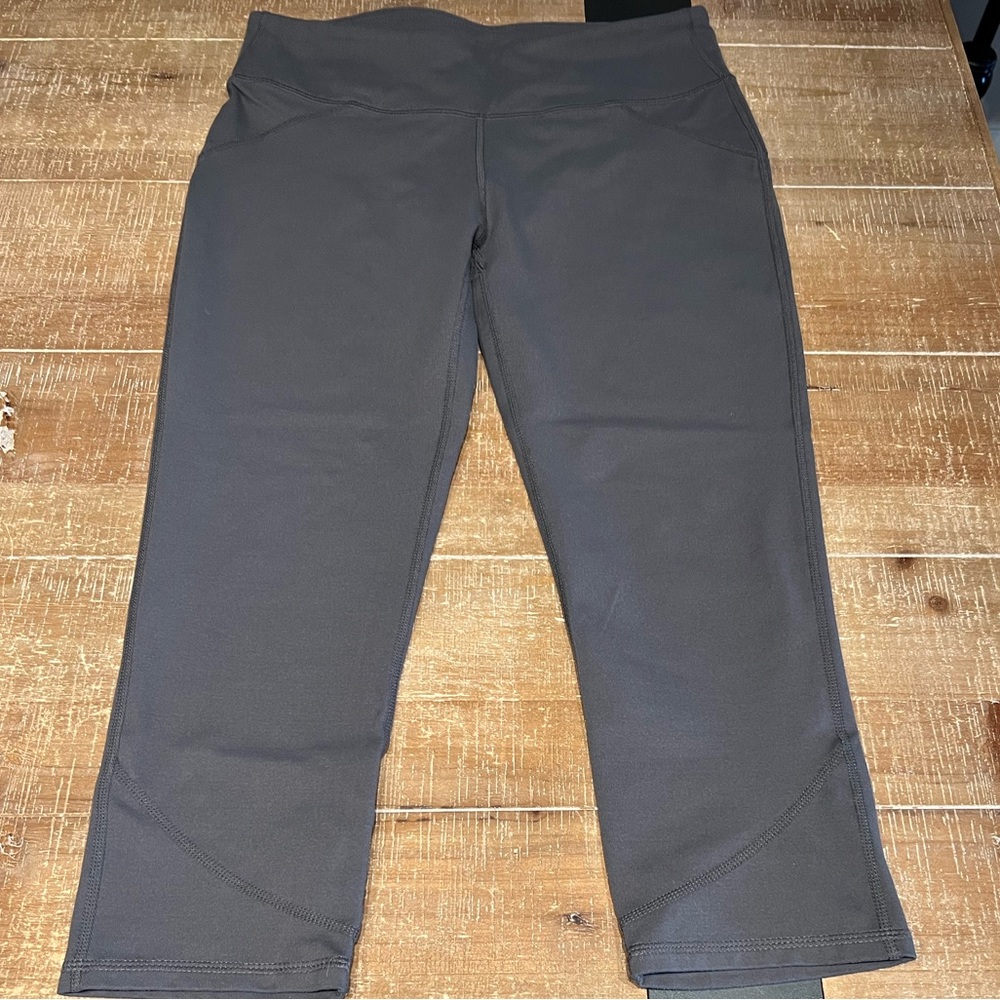 Fabletics Crop Leggings